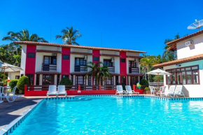 Condominio com piscina e ótima localização.